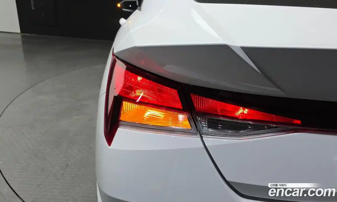 Hyundai Avante 2021 1.6 автомат (гидро), фото 9