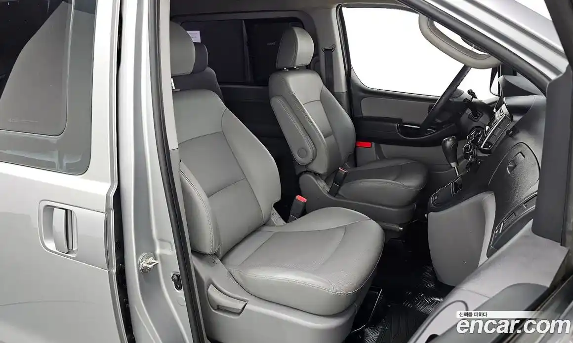 Hyundai Starex 2017 2.5 автомат (гидро), фото 11