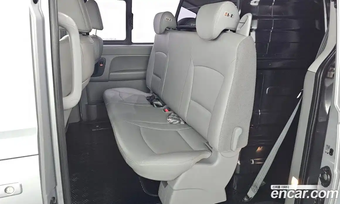 Hyundai Starex 2017 2.5 автомат (гидро), фото 12