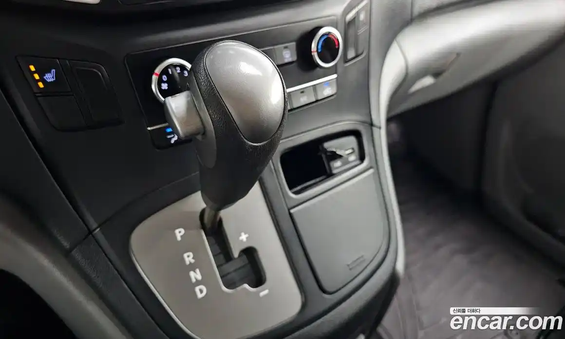 Hyundai Starex 2017 2.5 автомат (гидро), фото 9
