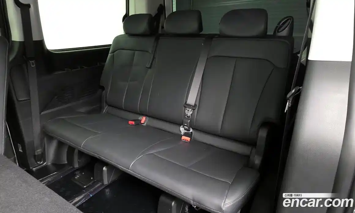 Hyundai Staria 2025 2.2 автомат (гидро), фото 11