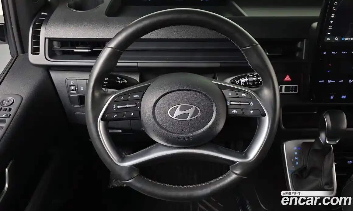 Hyundai Staria 2025 2.2 автомат (гидро), фото 13
