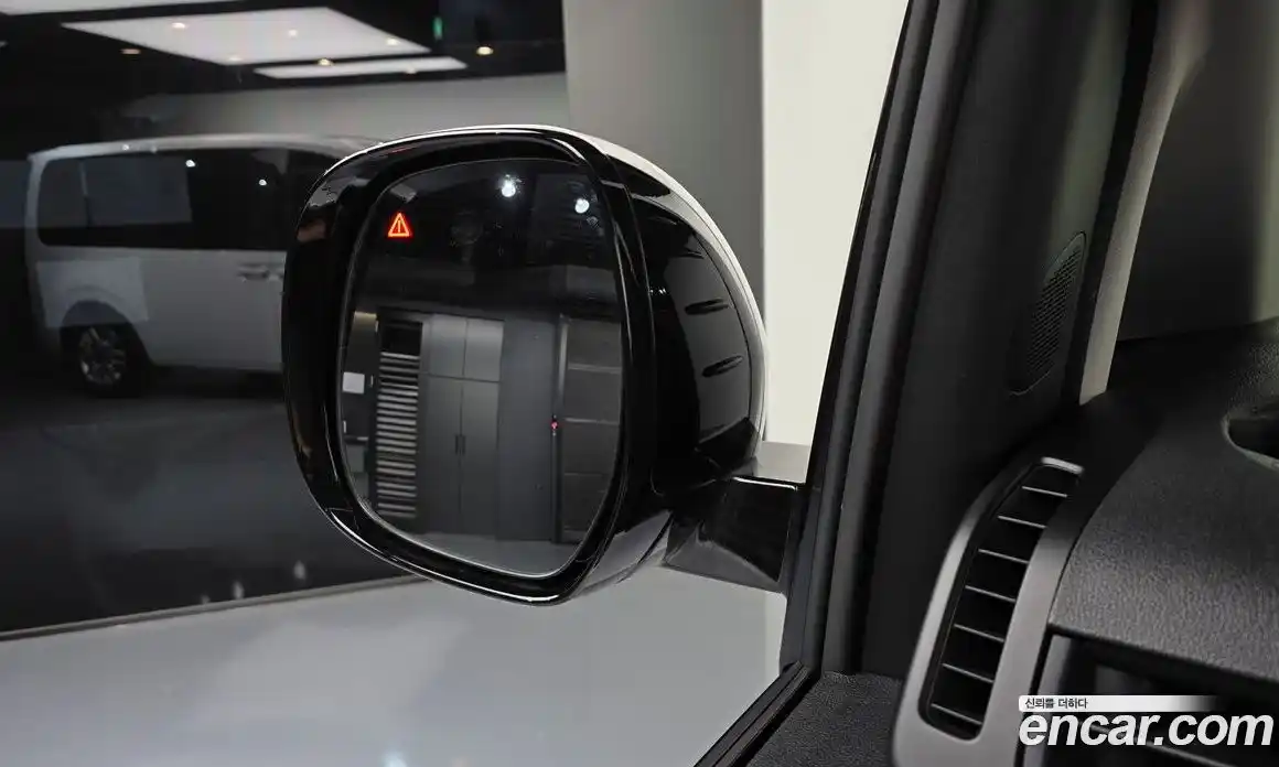 Hyundai Staria 2025 2.2 автомат (гидро), фото 15