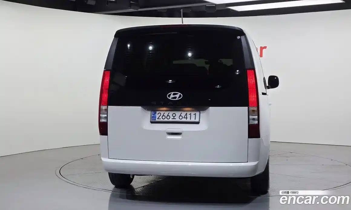 Hyundai Staria 2025 2.2 автомат (гидро), фото 4