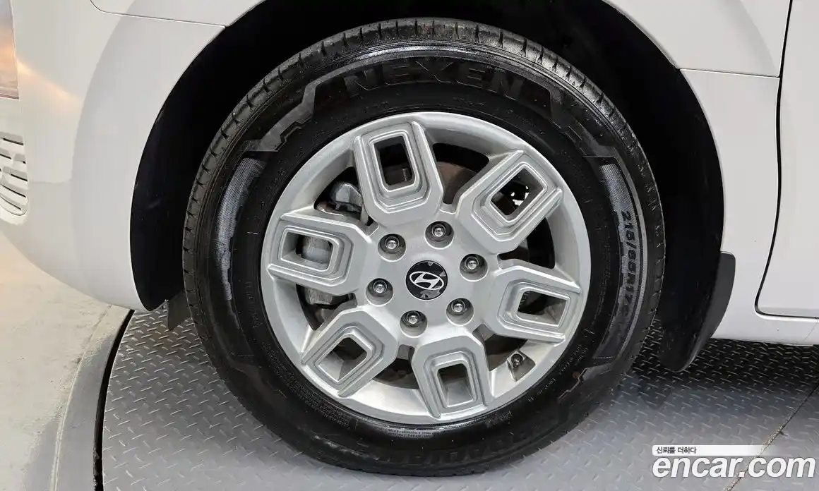 Hyundai Staria 2025 2.2 автомат (гидро), фото 5