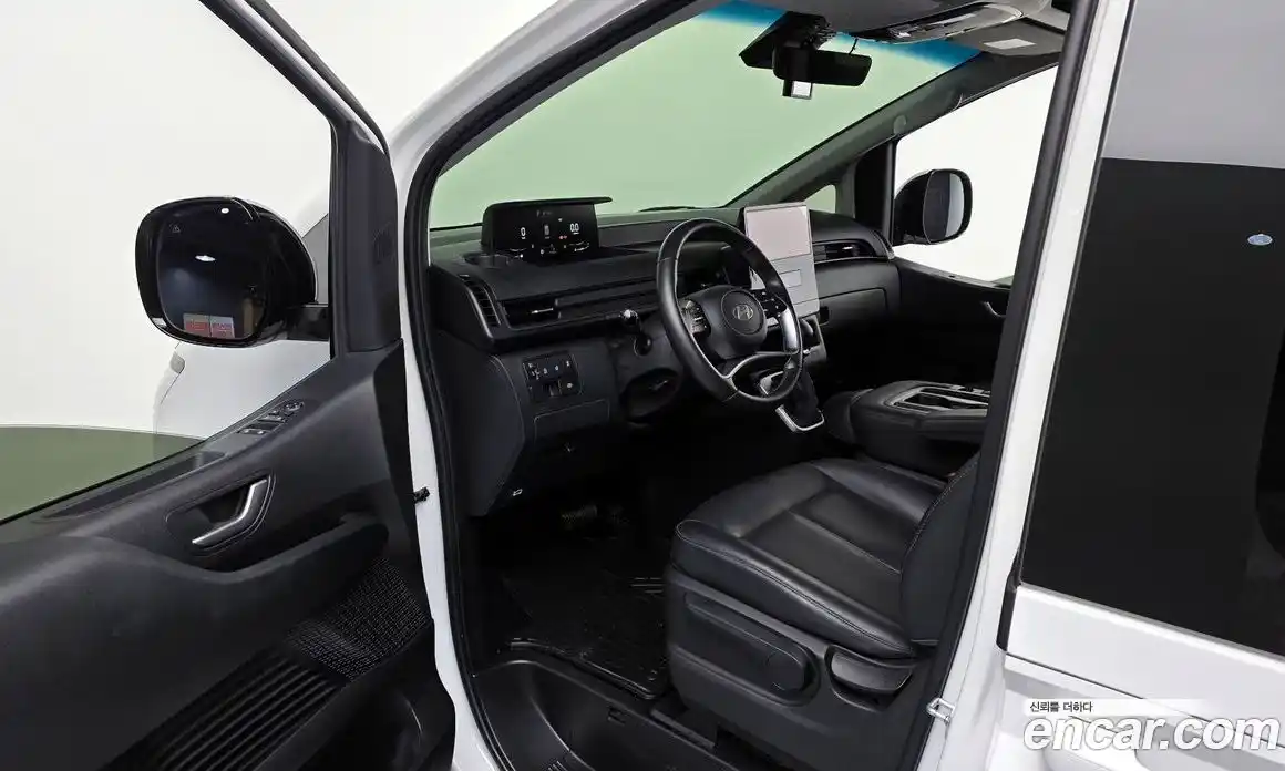 Hyundai Staria 2025 2.2 автомат (гидро), фото 10