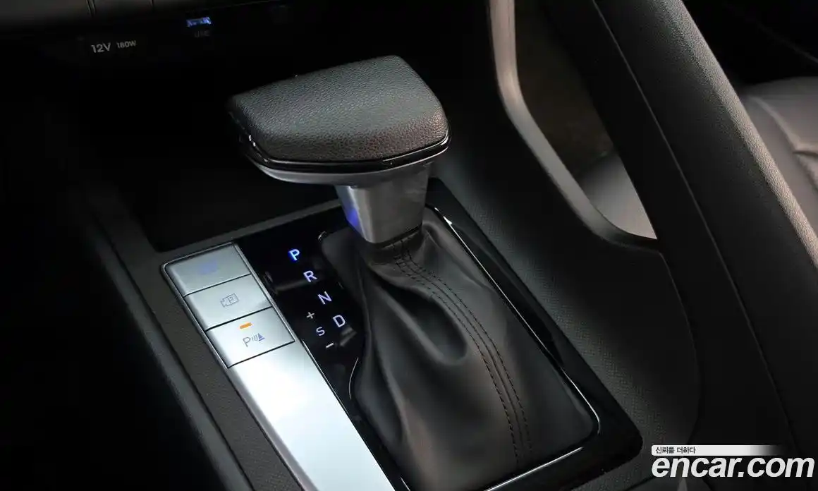 Hyundai Avante 2023 1.6 автомат (гидро), фото 12