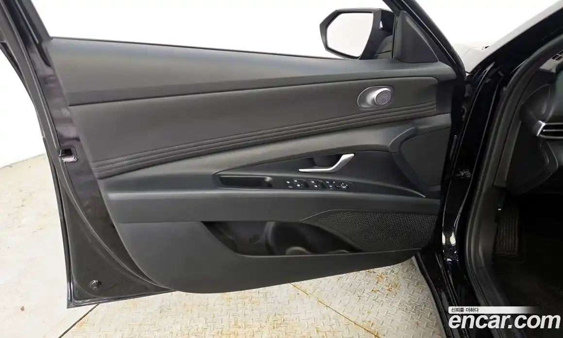Hyundai Avante 2023 1.6 автомат (гидро), фото 14