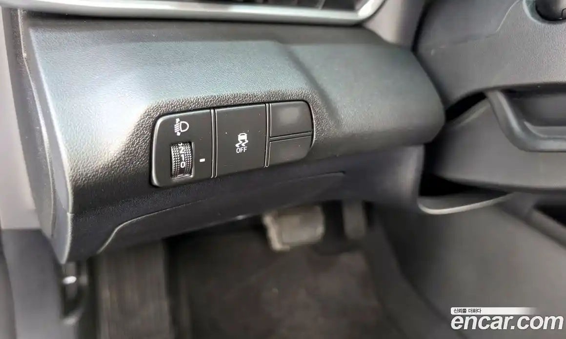 Hyundai Avante 2023 1.6 автомат (гидро), фото 26