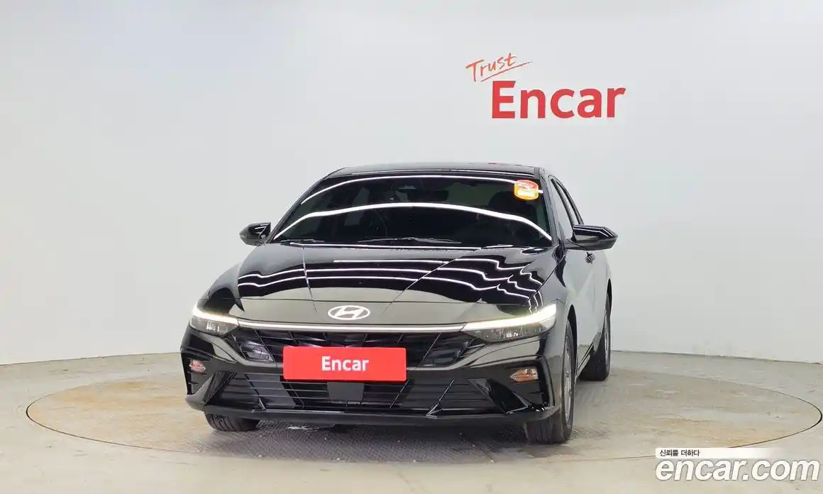 Hyundai Avante 2023 1.6 автомат (гидро), фото 3