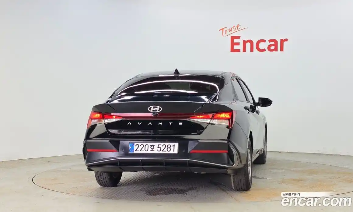 Hyundai Avante 2023 1.6 автомат (гидро), фото 4