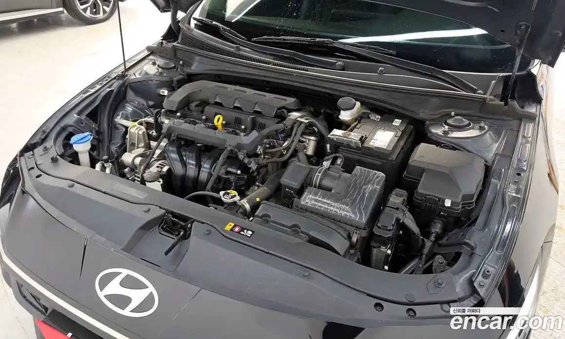 Hyundai Avante 2023 1.6 автомат (гидро), фото 6