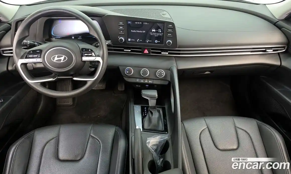 Hyundai Avante 2023 1.6 автомат (гидро), фото 10
