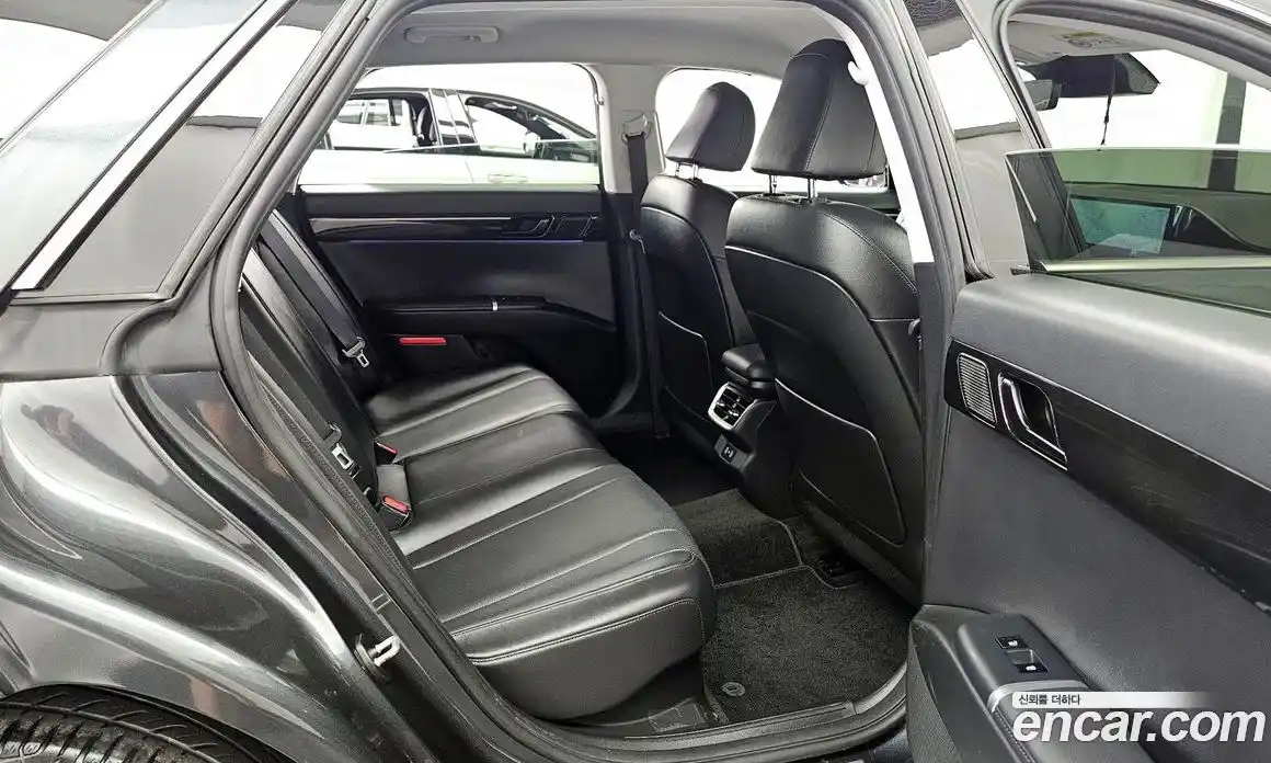 Hyundai Grandeur 2023 1.6 автомат (гидро), фото 18