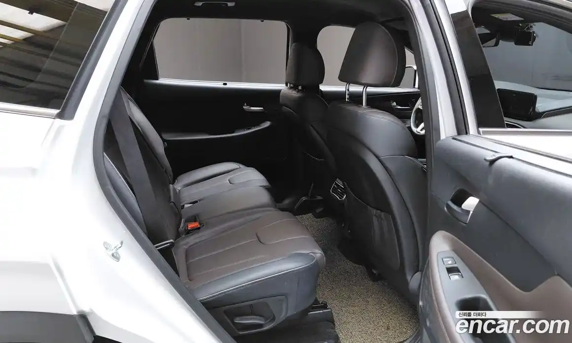 Hyundai Santa Fe 2023 2.5 автомат (гидро), фото 17