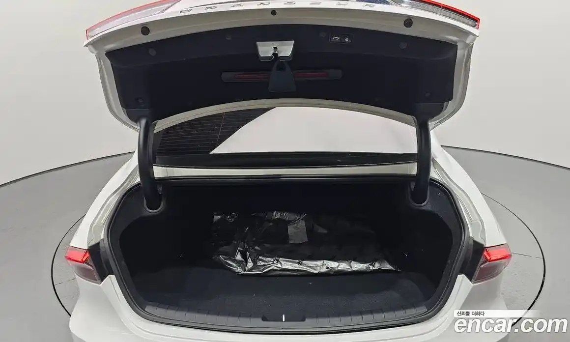 Hyundai Grandeur 2022 2.5 автомат (гидро), фото 26