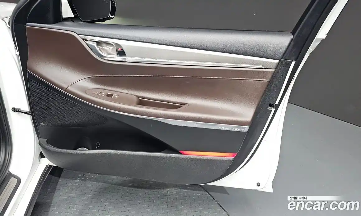 Hyundai Grandeur 2020 2.5 автомат (гидро), фото 26