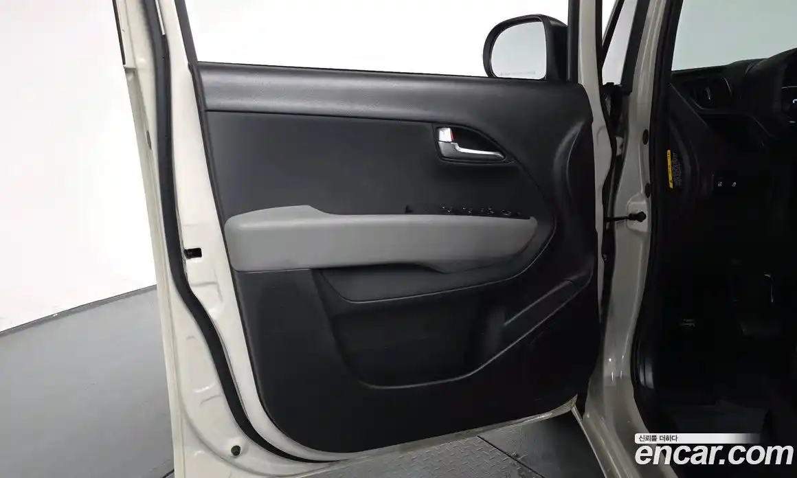Kia Ray 2024 1.0 автомат (гидро), фото 13