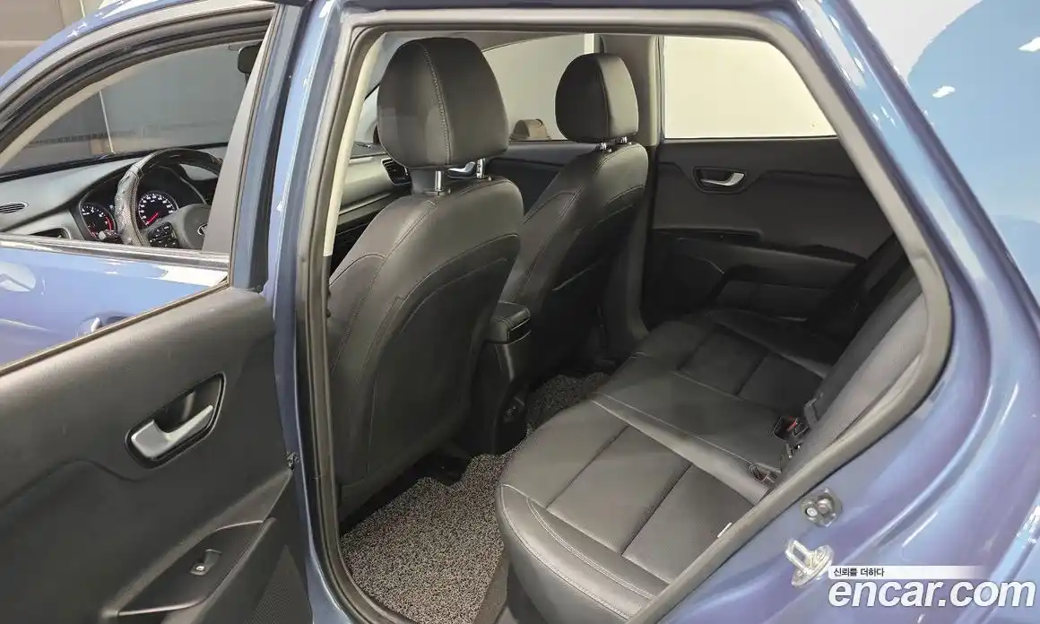 Kia Stonic 2018 1.4 автомат (гидро), фото 11
