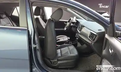 Kia Stonic 2018 1.4 автомат (гидро), миниатюра 12