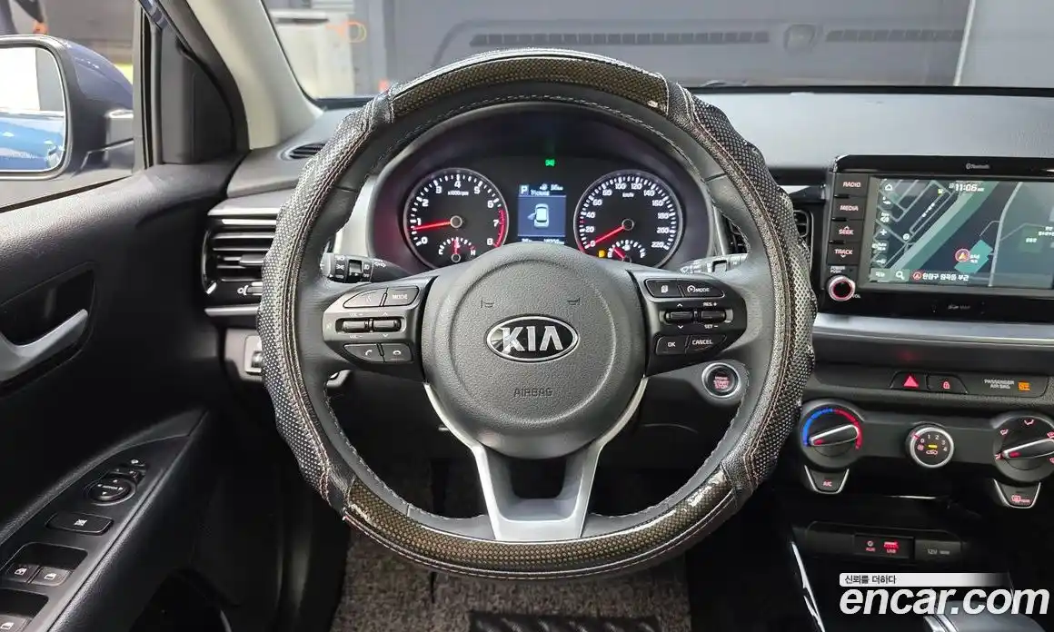 Kia Stonic 2018 1.4 автомат (гидро), фото 13
