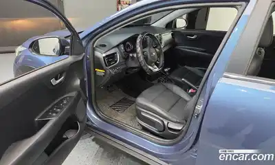 Kia Stonic 2018 1.4 автомат (гидро), миниатюра 10
