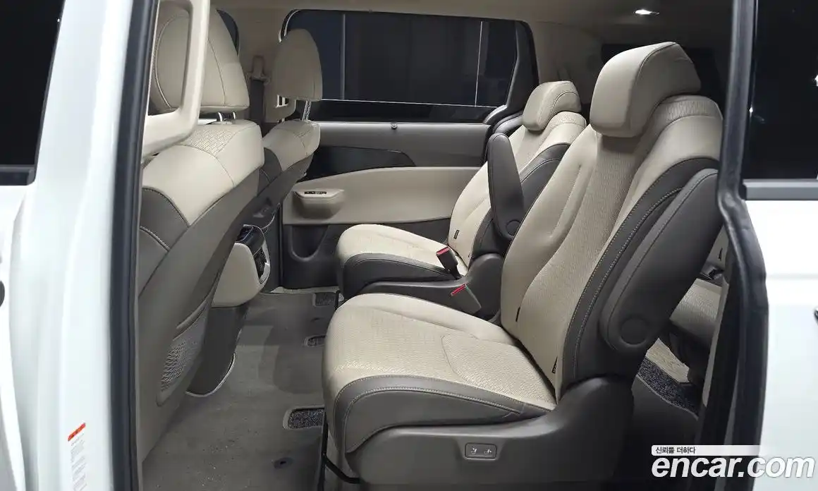Kia Carnival 2024 2.2 автомат (гидро), фото 15