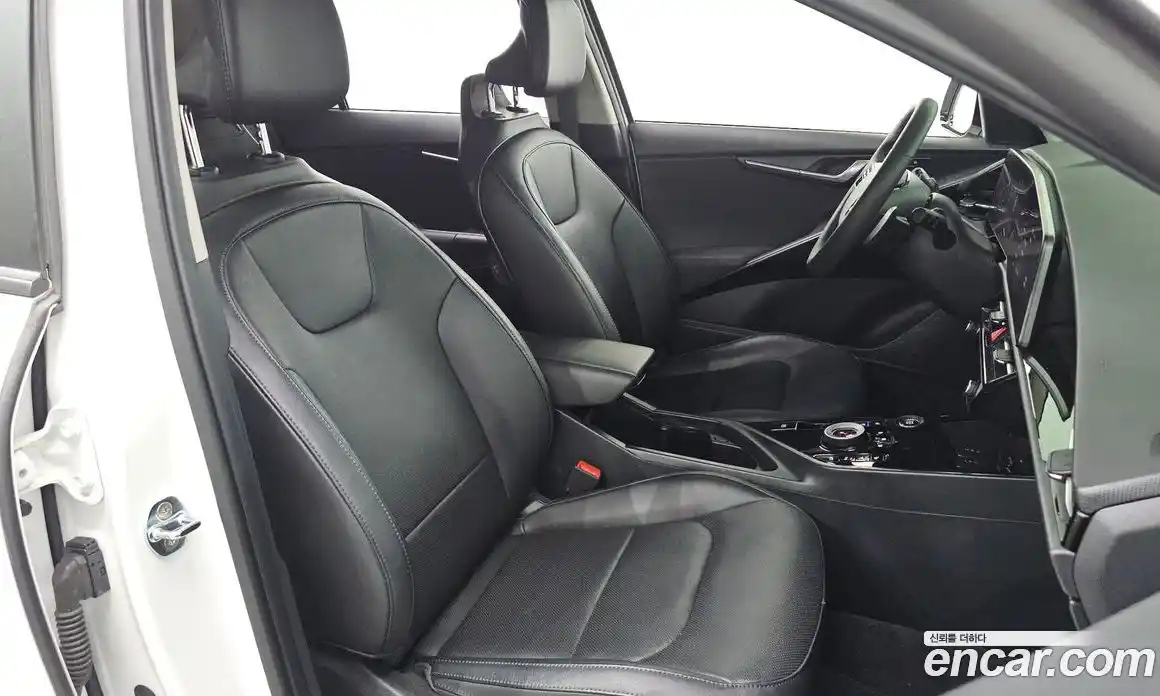 Kia Niro 2022 1.6 автомат (гидро), фото 16