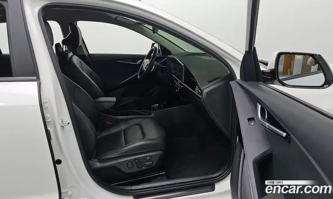 Kia Niro 2022 1.6 автомат (гидро), фото 24