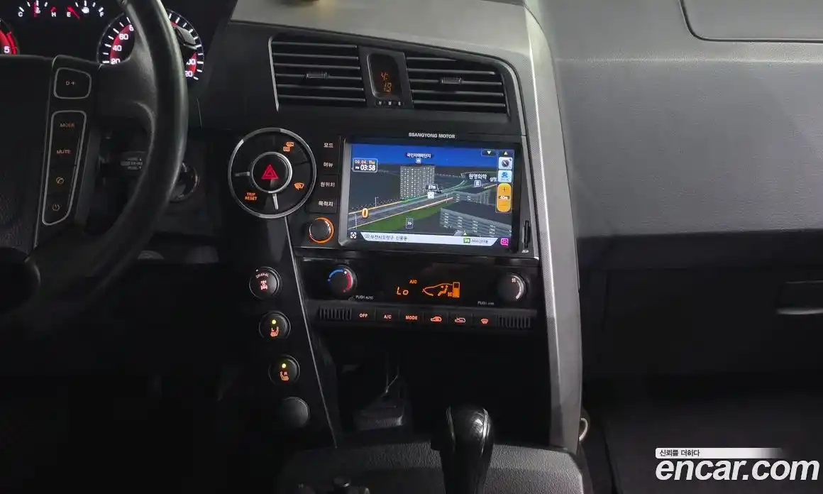 SsangYong Korando 2014 2.0 автомат (гидро), фото 12