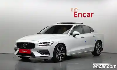 Volvo S60, 2023, 21 009 км
