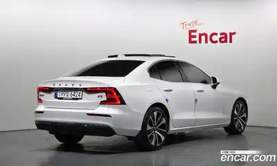 Volvo S60 2023 2.0 автомат (гидро), миниатюра 2