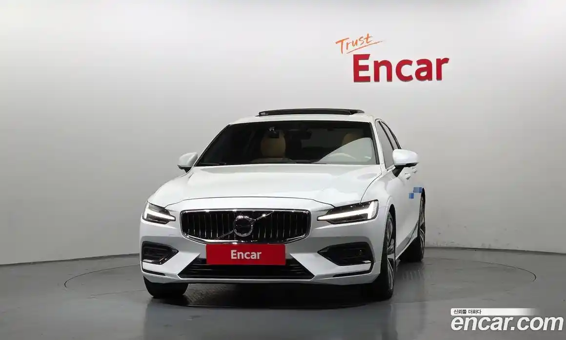 Volvo S60 2023 2.0 автомат (гидро), фото 3