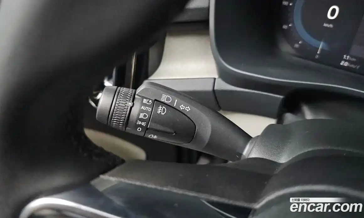 Volvo XC40 2023 2.0 автомат (гидро), фото 28