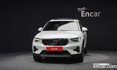 Volvo XC40 2023 2.0 автомат (гидро), миниатюра 3