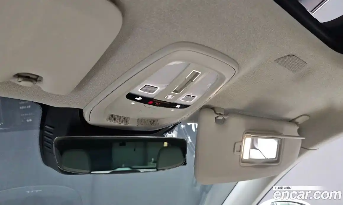 Volvo XC40 2023 2.0 автомат (гидро), фото 31