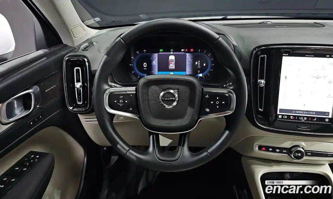 Volvo XC40 2023 2.0 автомат (гидро), фото 18