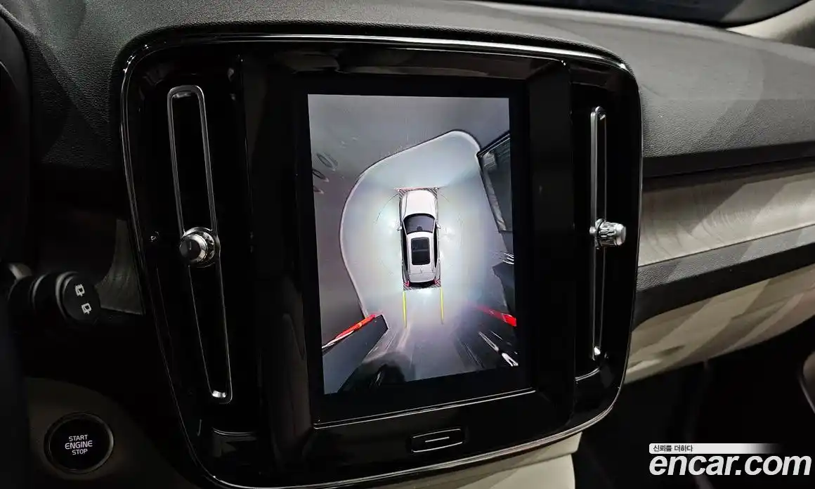 Volvo XC40 2023 2.0 автомат (гидро), фото 20