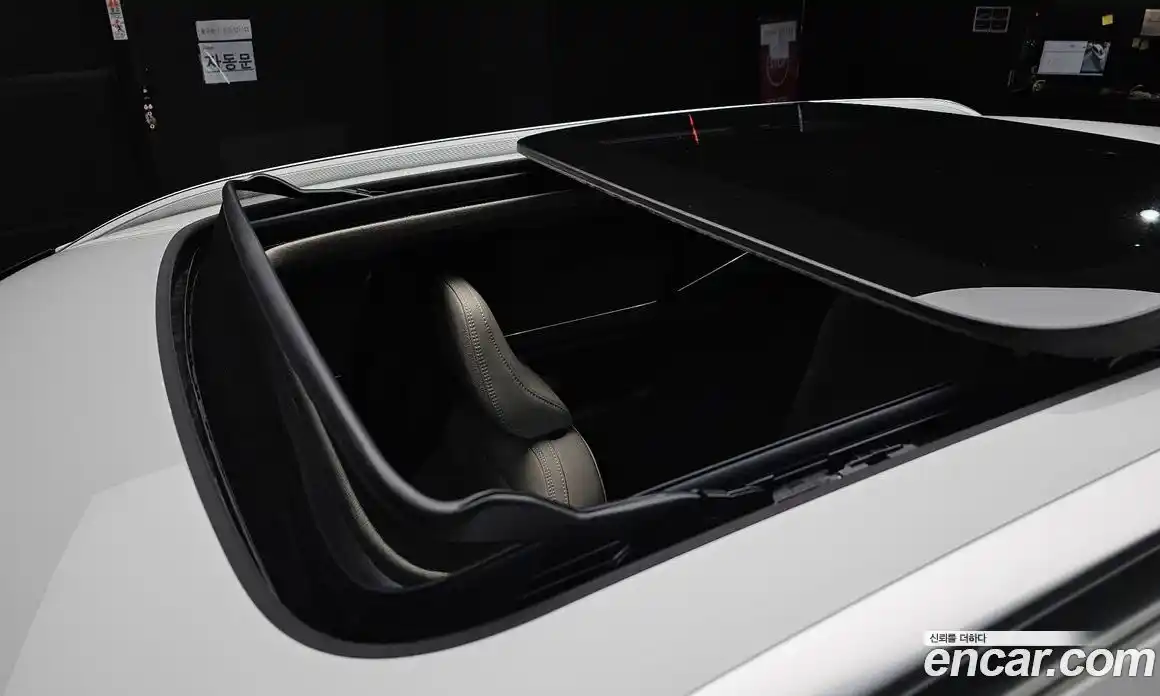 Volvo XC40 2023 2.0 автомат (гидро), фото 24