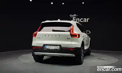 Volvo XC40 2023 2.0 автомат (гидро), миниатюра 4