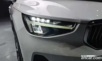 Volvo XC40 2023 2.0 автомат (гидро), миниатюра 8