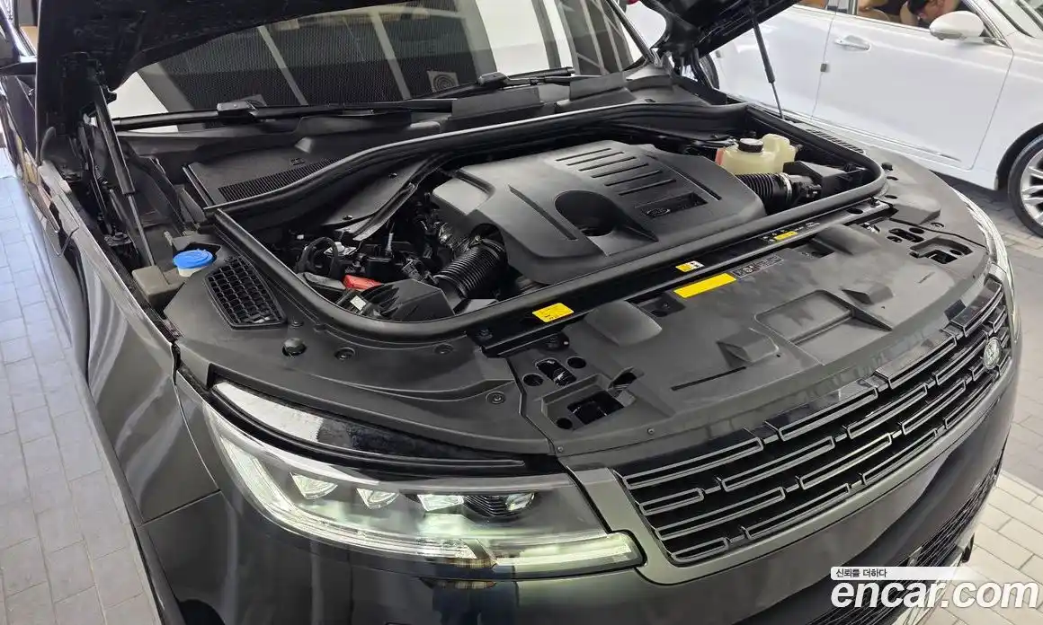 Land Rover Range Rover Sport 2024 3.0 автомат (гидро), фото 6