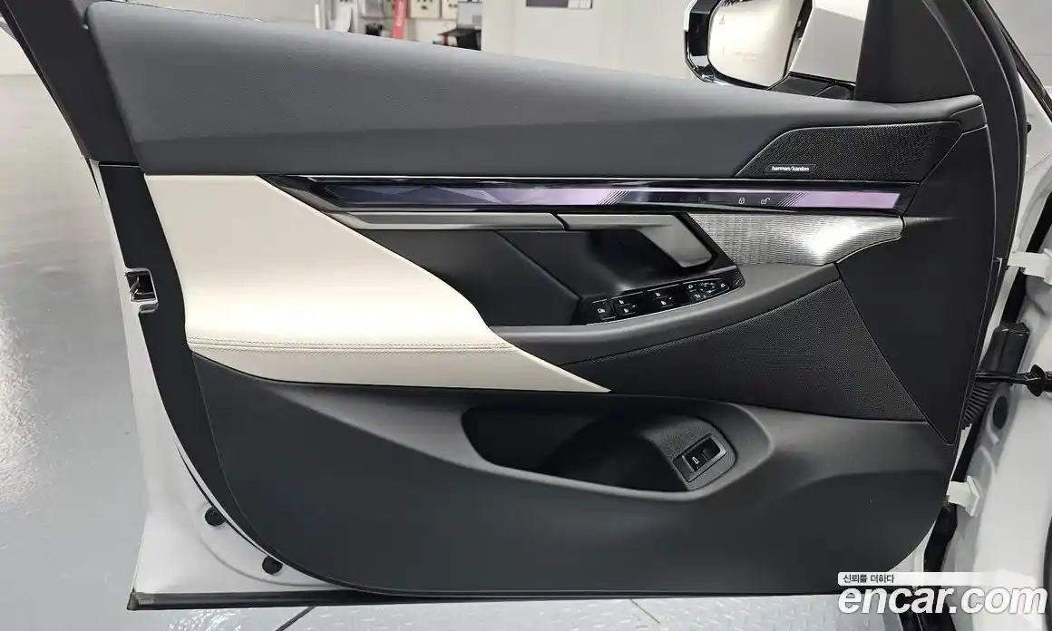 BMW 5 серия 2025 2.0 автомат (гидро), фото 14