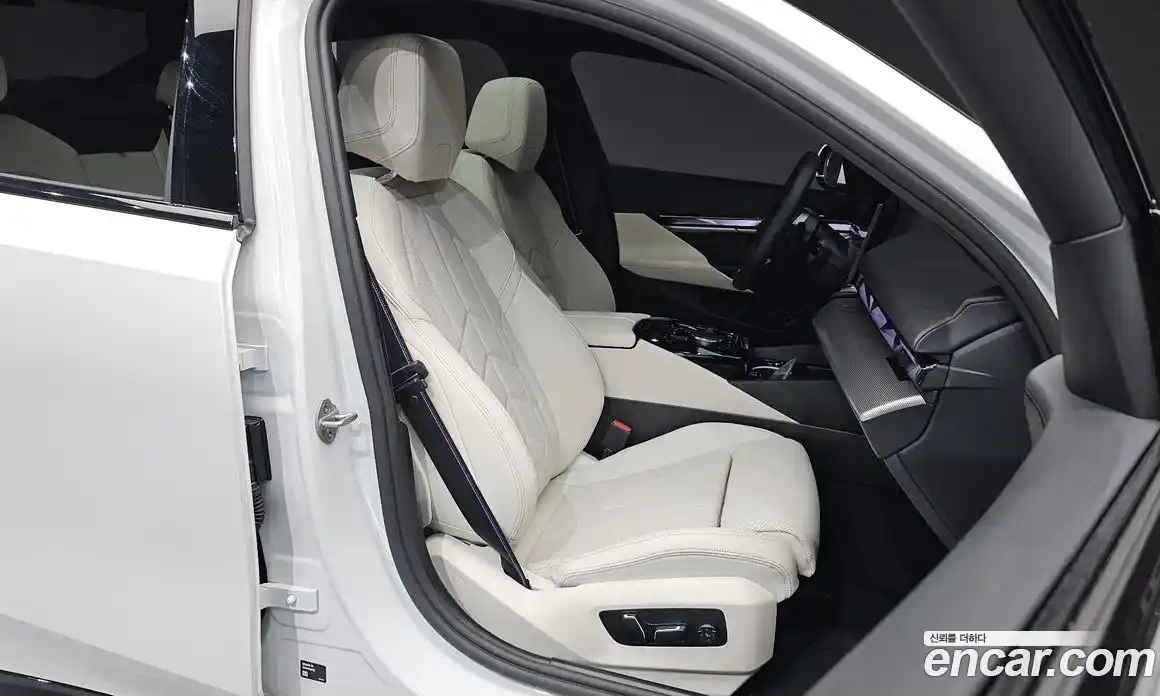 BMW 5 серия 2025 2.0 автомат (гидро), фото 16
