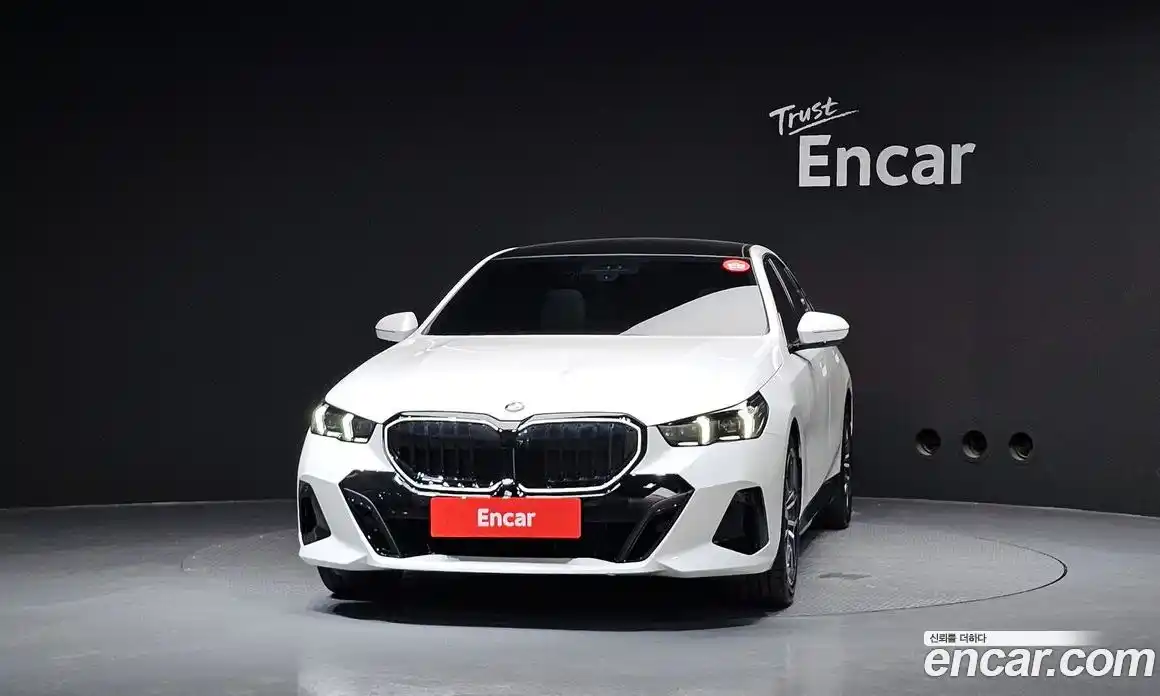 BMW 5 серия 2025 2.0 автомат (гидро), фото 3