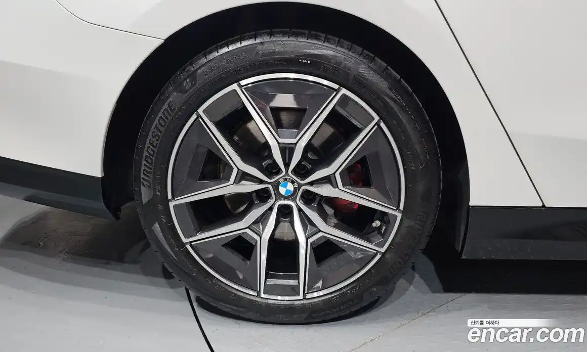 BMW 5 серия 2025 2.0 автомат (гидро), фото 5