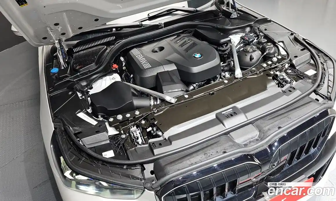 BMW 5 серия 2025 2.0 автомат (гидро), фото 6