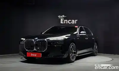 BMW 7 серия, 2024, 15 831 км