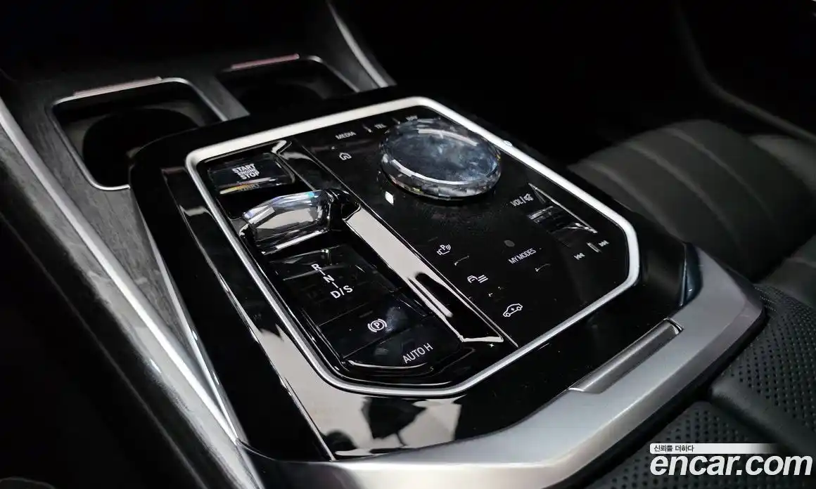 BMW 7 серия 2024 3.0 автомат (гидро), фото 12