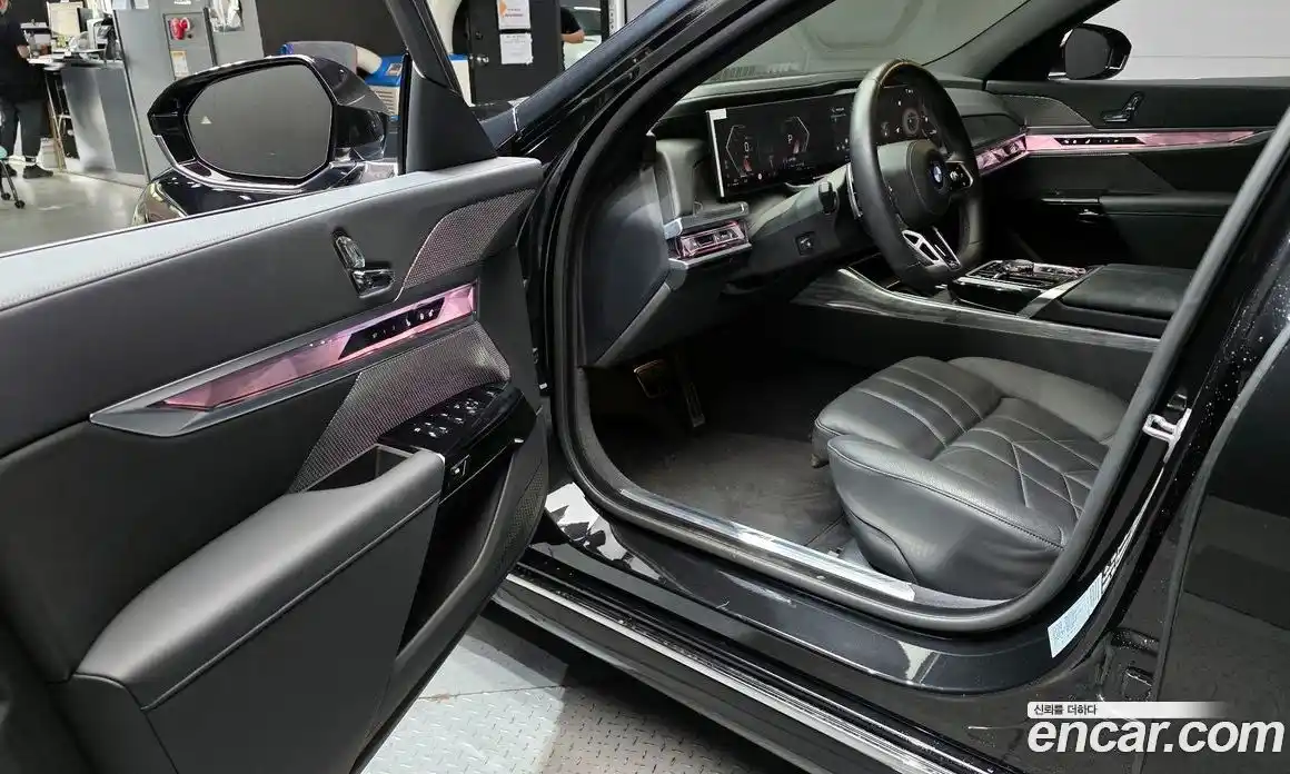 BMW 7 серия 2024 3.0 автомат (гидро), фото 13